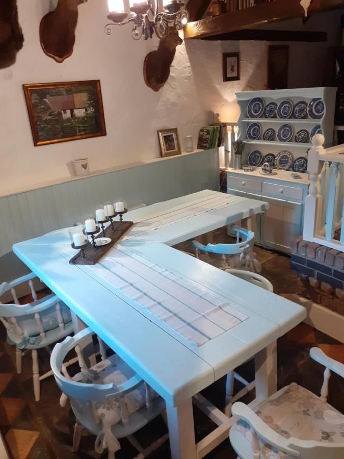 Clarisses Cottage Laragh Bagian luar foto