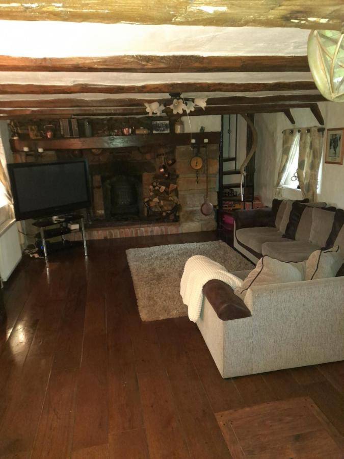 Clarisses Cottage Laragh Bagian luar foto