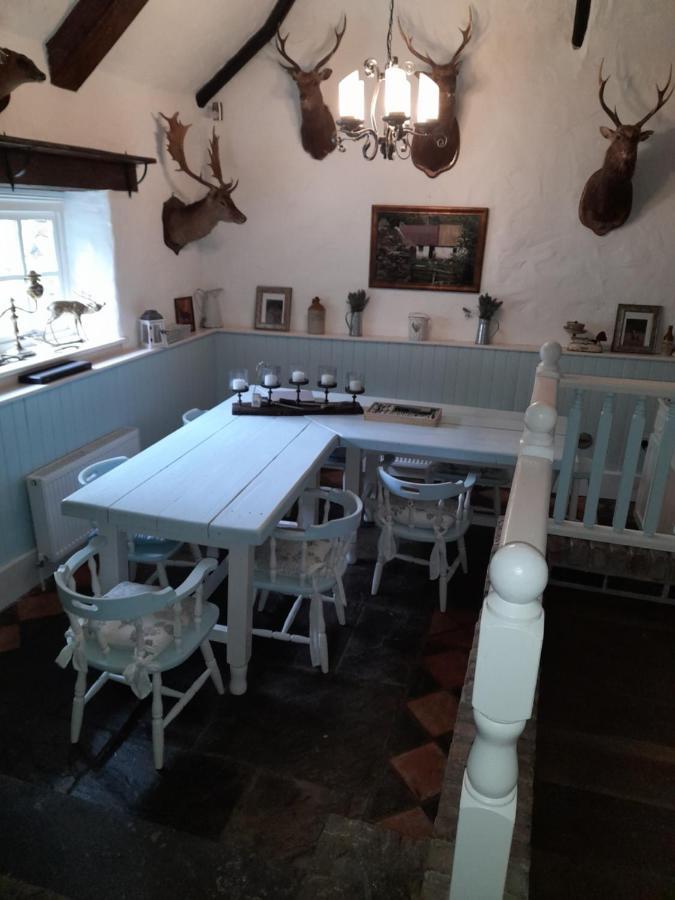 Clarisses Cottage Laragh Bagian luar foto