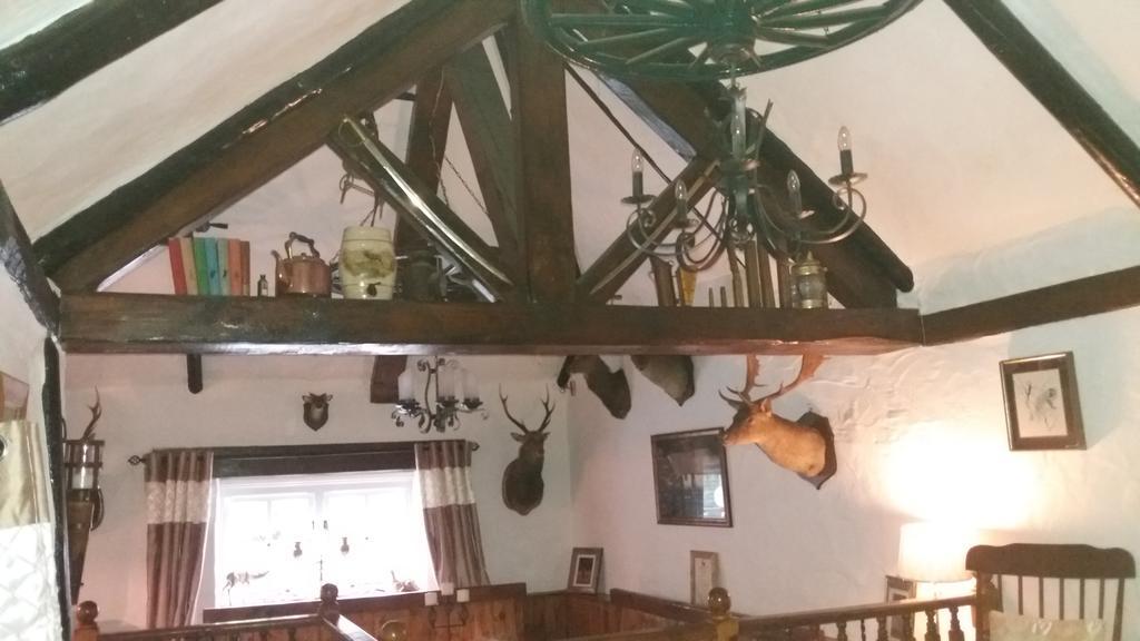 Clarisses Cottage Laragh Bagian luar foto