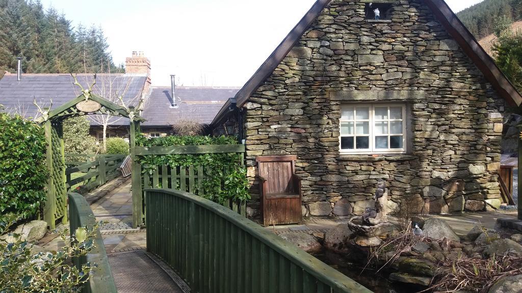 Clarisses Cottage Laragh Bagian luar foto